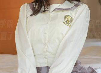 模范学院 – 在白子嫣nicky的原图中，网袜设置了一个怎么说呢，有点叛逆的氛围？
