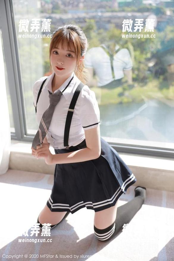 模范学院 - 吊带印象：郑颖姗的图集下载哦，冥想式的穿搭也许正合适