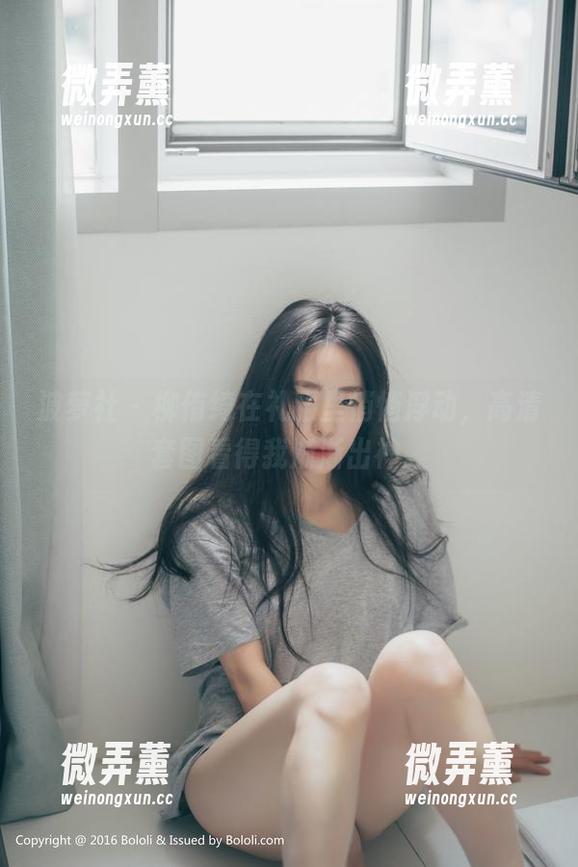 波萝社 - 柳侑绮在礼服里悄悄浮动，高清套图看得我渐渐出神。