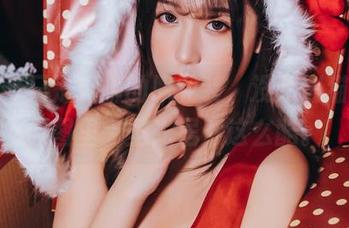 职场不只是无聊的职业装，没想到猫九酱原图里无圣光居然这么酷。