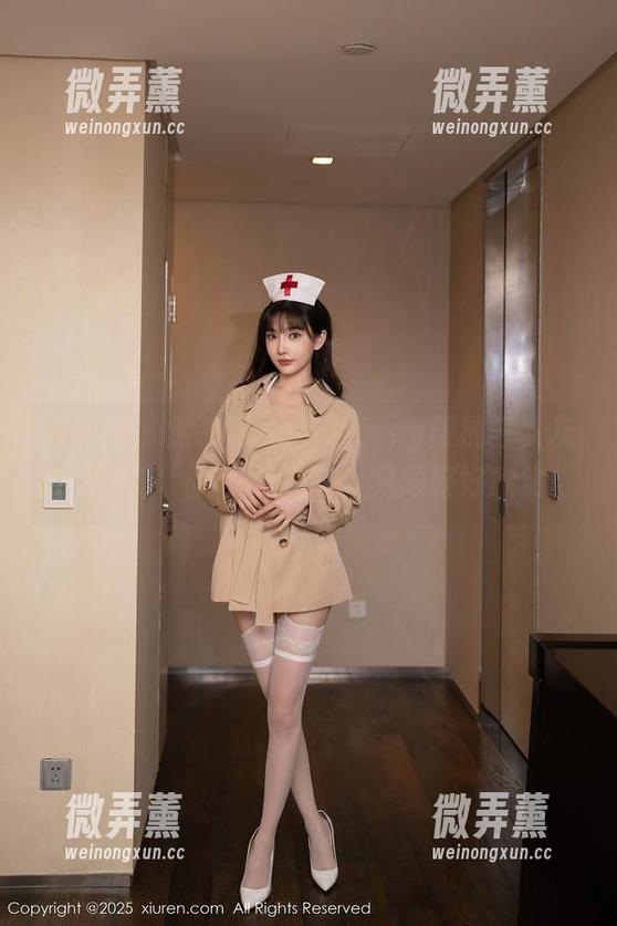 秀人网 - 定制照片：Cherry樱桃酱以灰丝为主打，别来这一套，只顾好好欣赏！