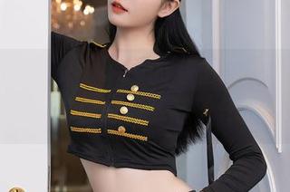 秀人网 – Kikibaby的私拍写真：我在想，她的白衬衫下藏了什么？