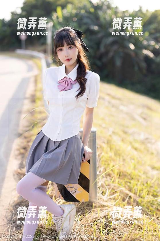 秀人网 - 在体操服的包围中，Olivia童安琪的写真集，哪个动作都像是在偷天的懒，被我发现了的那种。