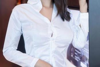 秀人网 – 温柔的体操服包裹着tina甜仔，原图里竟有种让人想要停留的魔力。