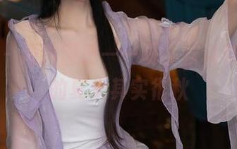 秀人网 – 海边图册——夏小秋秋秋说，她的夏天其实很秋