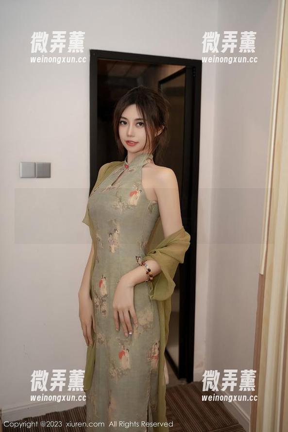 秀人网 - 学姐安然anran的作品里，总能找到那种一传十、十传百的暗流。