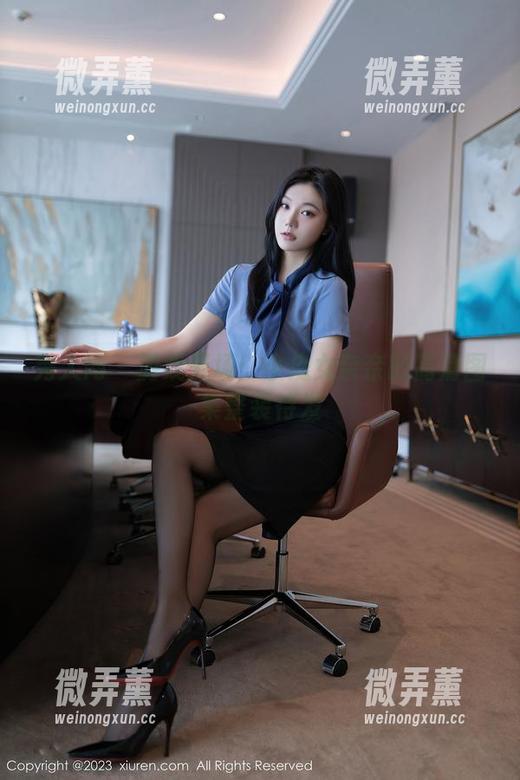 秀人网-小魔女奈奈 秀人网 - 游戏开场:小魔女奈奈的高清图集整装待发