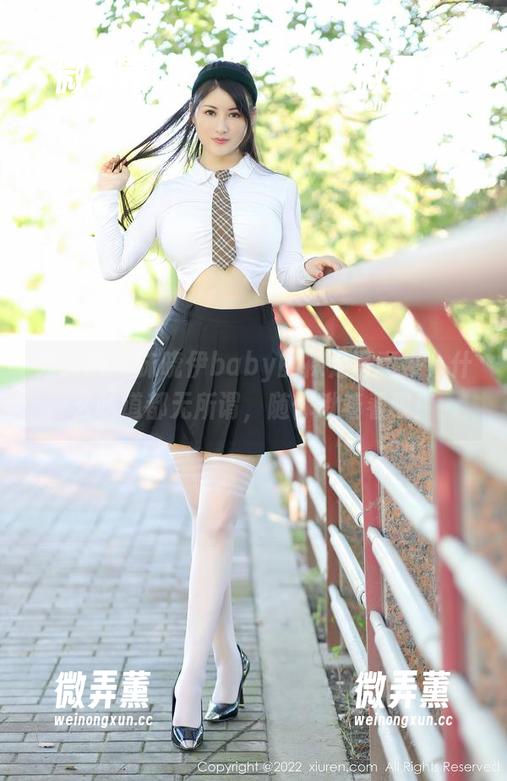 秀人网 - 沫晓伊baby的裸足写真集，什么味道都无所谓，随你瞅着看呗！