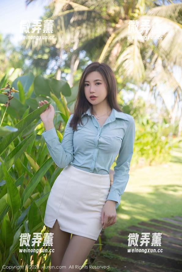 秀人网 - 制服元素满满，肉晴MINI的免费图集，瞧！又到放飞自我的时刻