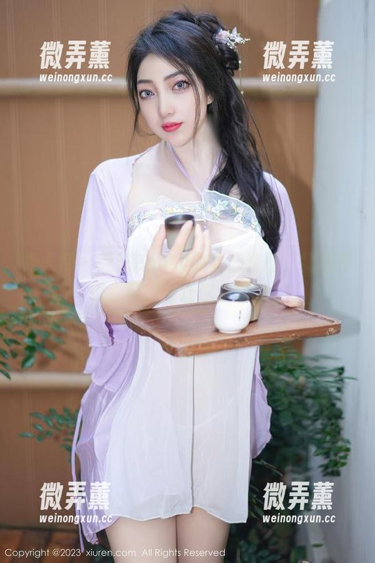 秀人网 - 芝芝Booty的甜心套图，精选特辑，可能会让你上瘾哦。