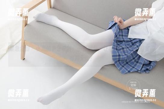紧急企划-小恩 紧急企划 - 小恩的争分夺秒:一张图包,让私拍中的办公室变得有趣无比!
