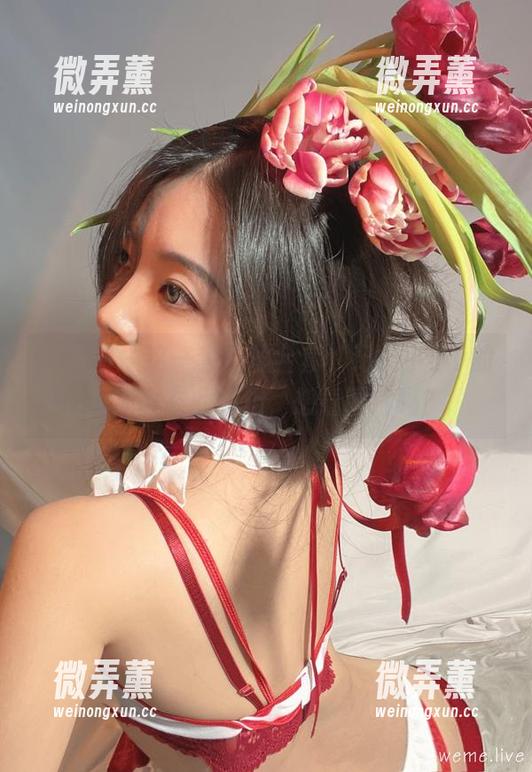 微密圈 - 这一套白丝全套，纪念小小v的超能力在此亮相，想看图片吗？