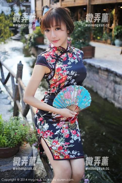 美媛馆-方子萱 美媛馆 - 方子萱的制服大理旅拍合集:是在秀衣服,还是情怀满满?