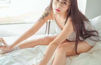 菠萝社 – 无法抗拒的诱惑：分享Suki朱忆音的厨娘图包，香气扑鼻的画面感