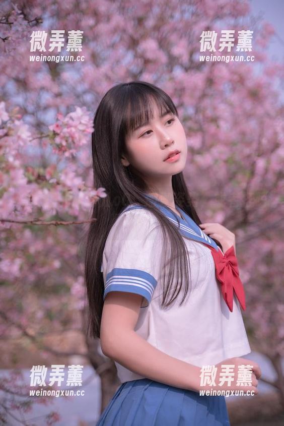 萌芽儿o0 写真里的萌芽儿o0:瑜伽姿势,或者打瞌睡?