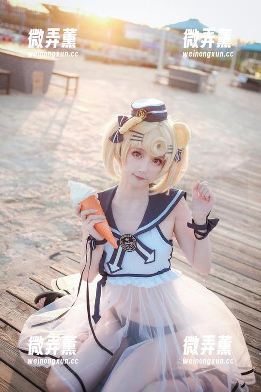 金鱼yui 难以忽视的金鱼yui在天台上的模样,更新的写真集成了我的新盲点。
