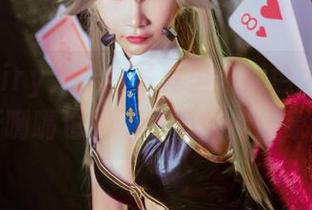 阮邑Fairy大作：写真里的红色大象，呲牙咧嘴也绝不做瘫坐的土象！