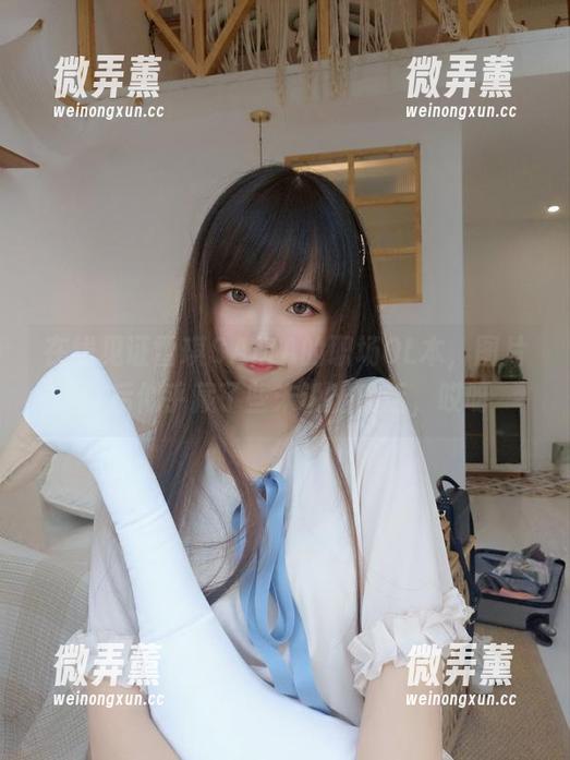 在线见证雪琪SAMA的职场OL本，图片背后似乎藏了些未说出的话，哎呀