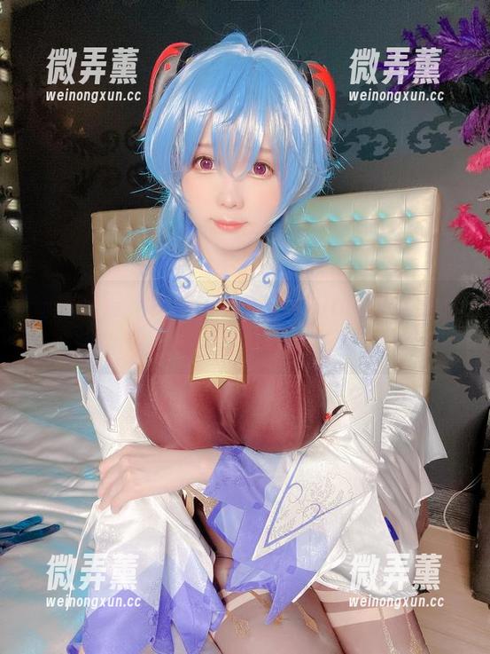 一探究竟，资源中的霜月shimo白丝透出几分悸动