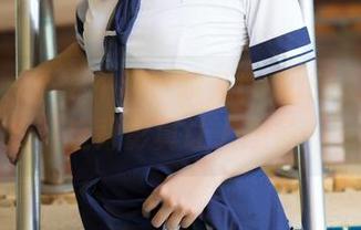 青豆客 – 不得不说，晓艾fafa的无圣光姐姐，这背影真让人想多……