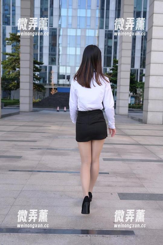 魔镜街拍 魔镜街拍:辉辉的连身裤作品,超薄肉丝福利上架!